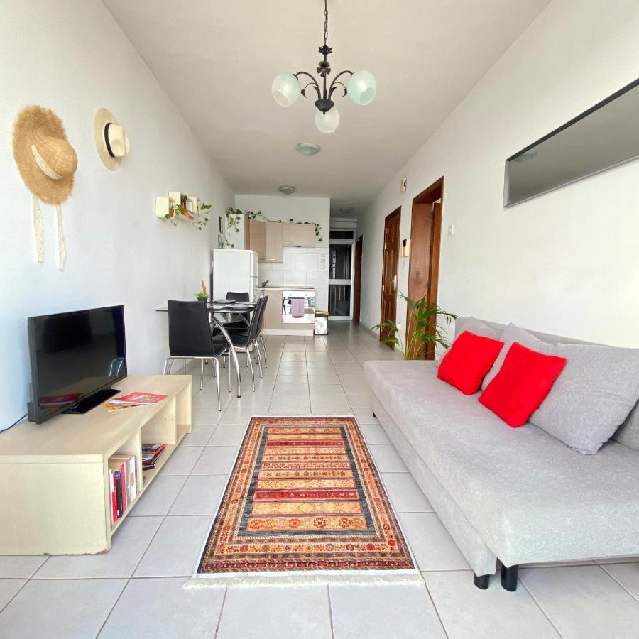 F2 - Lovely Two Bedrooms Flat Sea View, St Julians San Ġiljan Exterior foto
