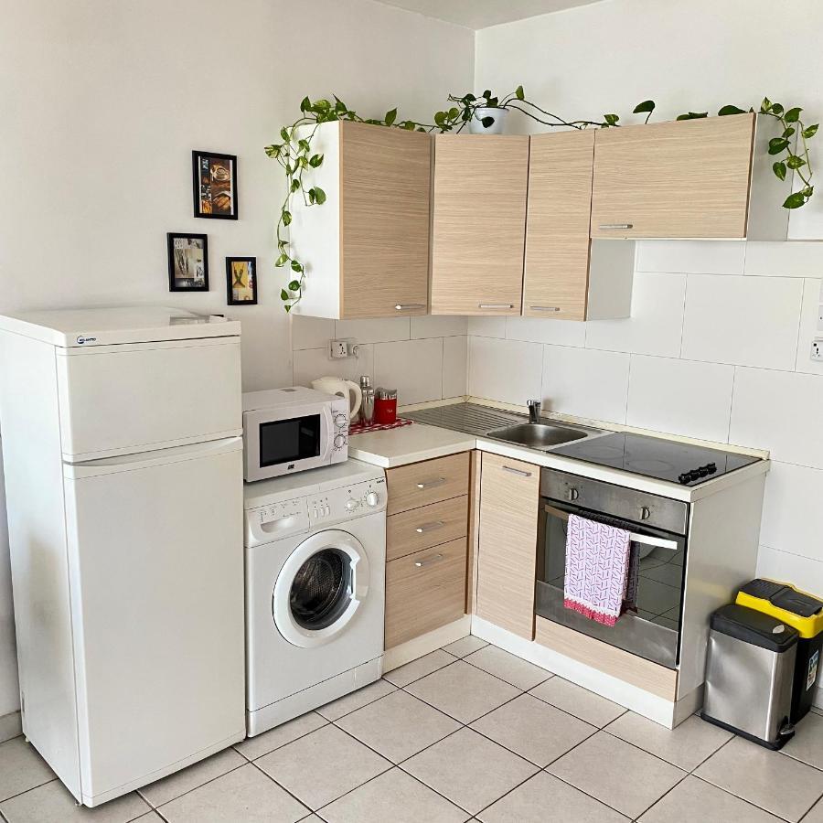 F2 - Lovely Two Bedrooms Flat Sea View, St Julians San Ġiljan Exterior foto